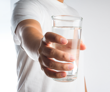 È vero che l’idratazione protegge dal dolore fisico?