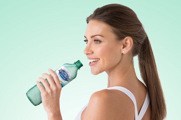 9 motivi per bere (almeno) 1,5 lt di acqua al giorno