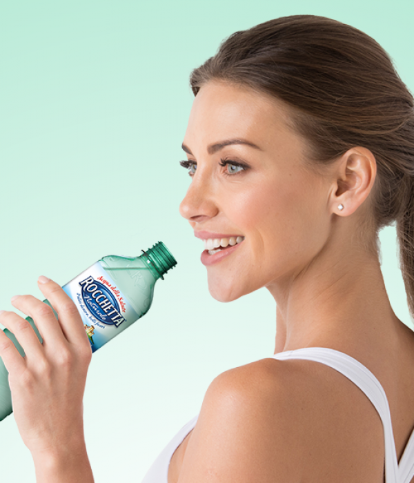 9 motivi per bere (almeno) 1,5 lt di acqua al giorno