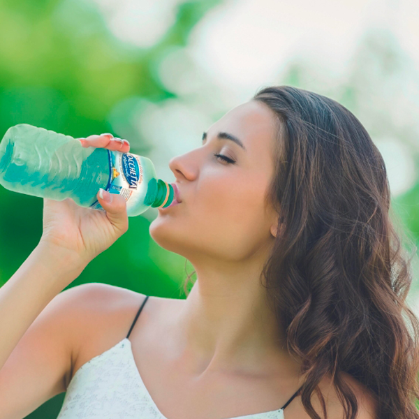 10 ragioni per cui bere acqua fa bene per la salute urologica