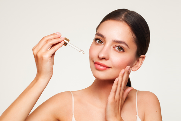 Ingredienti cosmetici che fanno bene alla pelle: 8 consigli per sceglierli